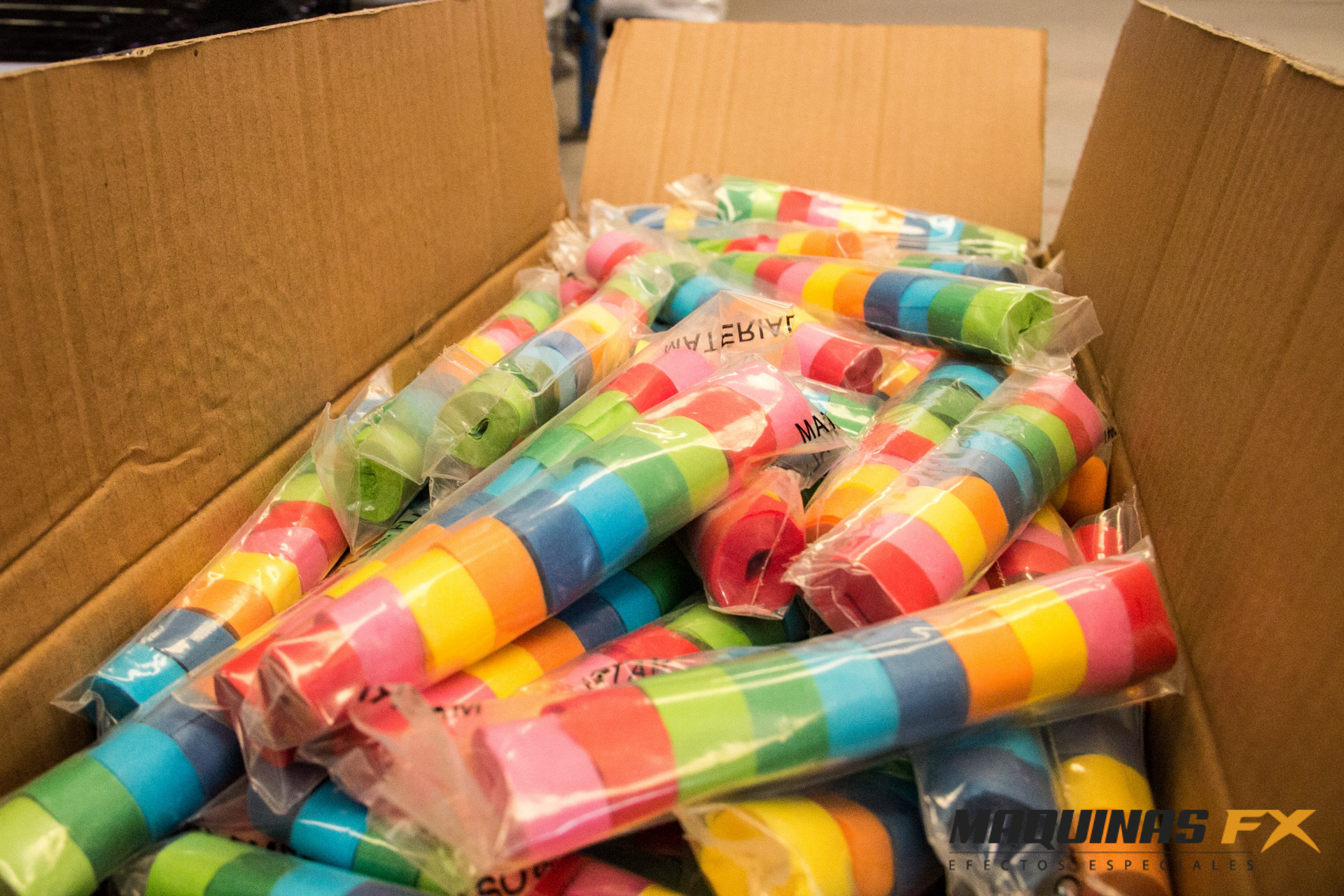 Serpentinas preparadas en cajas para pedido por Carnaval 2019