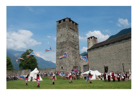 Banquete medieval con máquina de humo