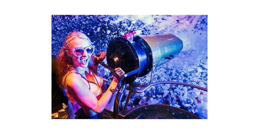 Celebra la llegada del verano con fiesta de máquina de espuma